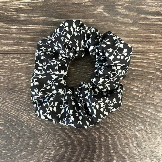 Scrunchie - Black / White Floral