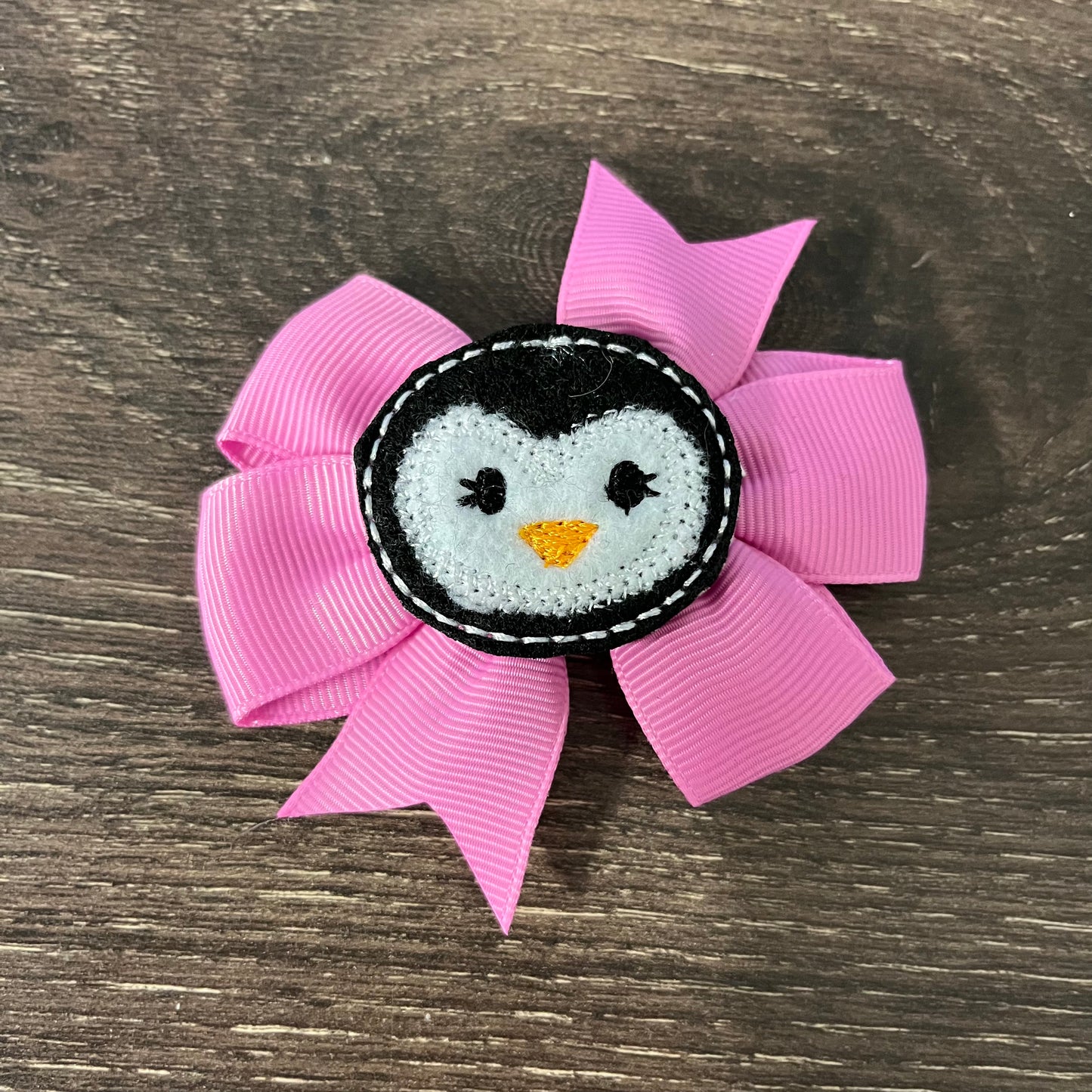 3" Pinwheel Bow - Feltie Center - Hot Pink Penguin